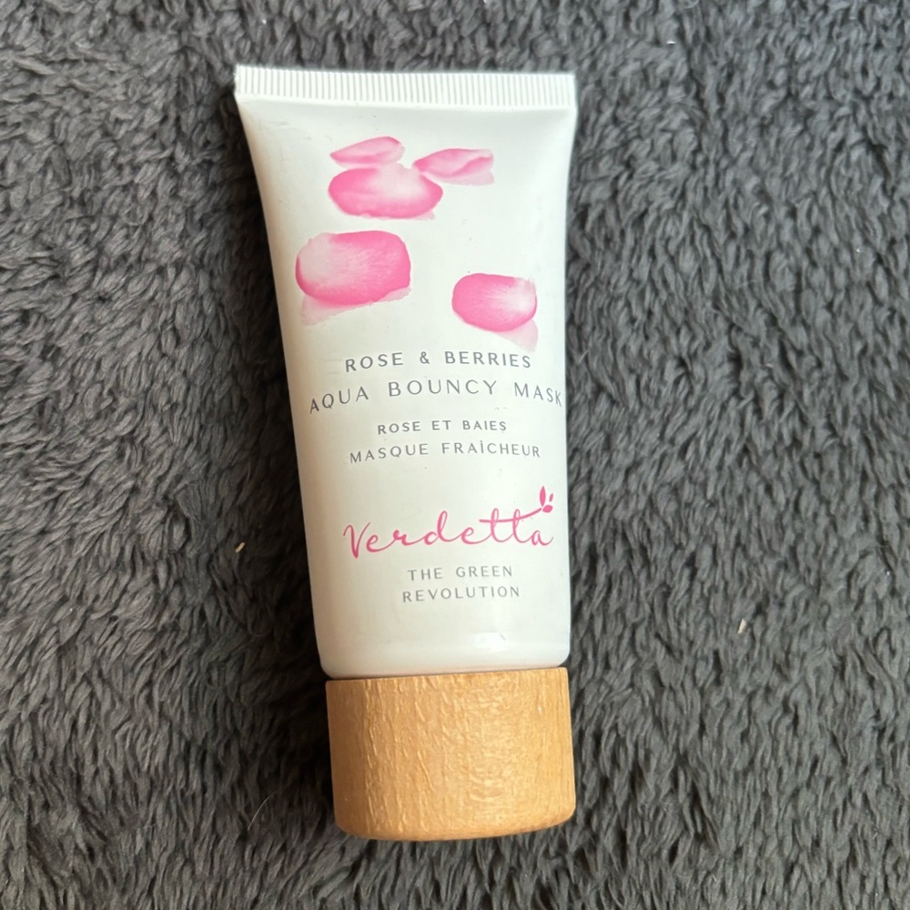 NWT Rose and Berries Aqua Bouncy Mask 🌹🍓🫐